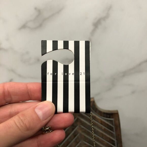 Forever 21 Gold Dove Pendant Necklace Etched - Picture 4 of 8